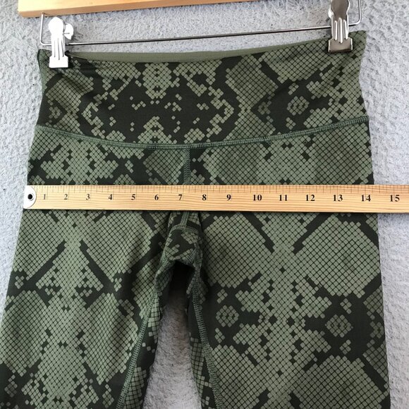 Lululemon size 6 Wunder Under Crop Leggings Ziggy Snake Fatigue Green Gator - Picture 4 of 11